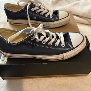 Converse nearly new navy. Great condition